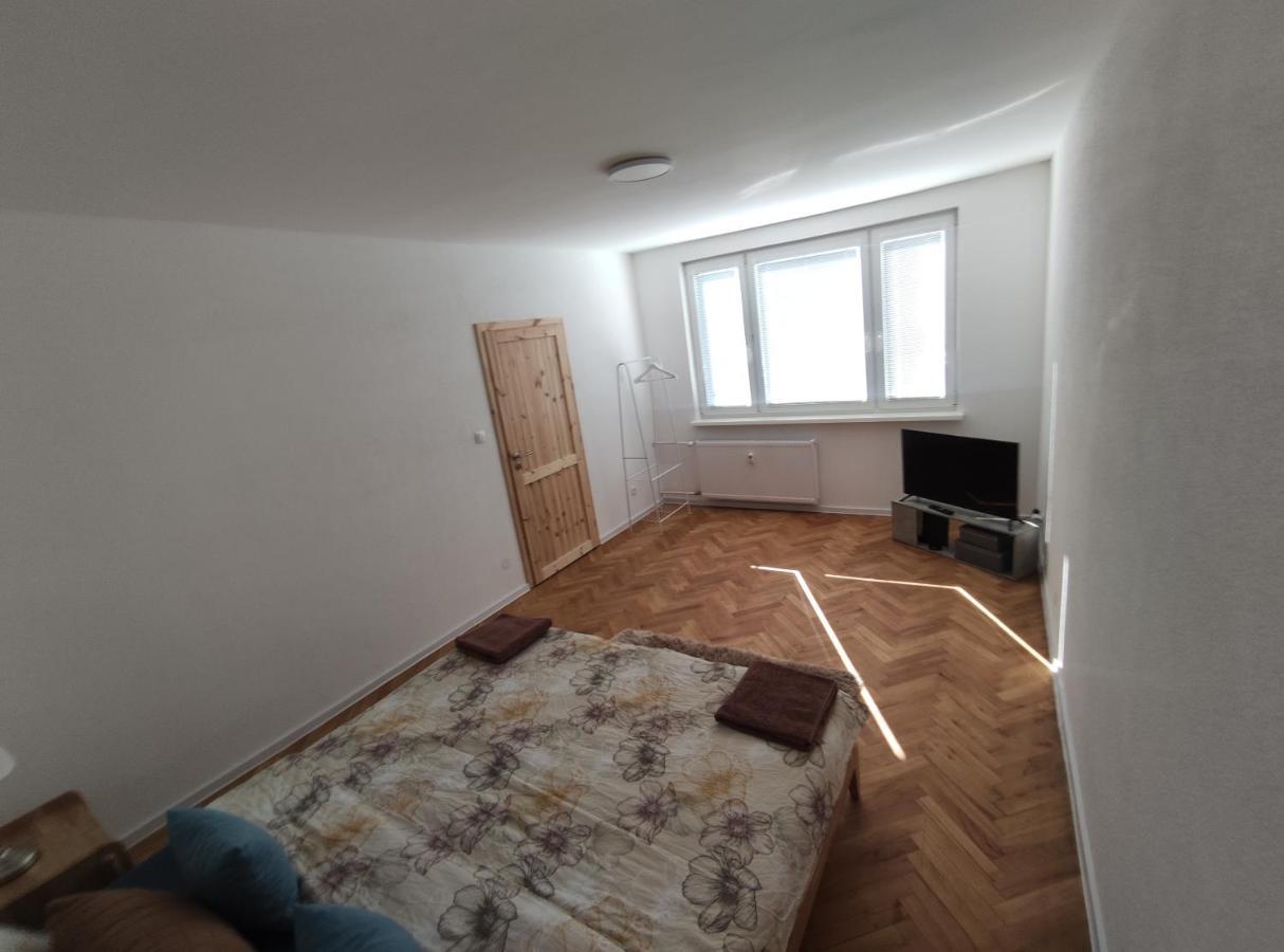 Sky Apartment Prievidza Eksteriør bilde